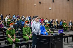 'Tiến sỹ dạy làm giàu' lĩnh án chung thân