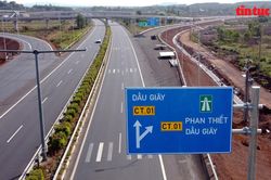 Cận cảnh tuyến cao tốc Phan Thiết - Dầu Giây trước ngày thông xe