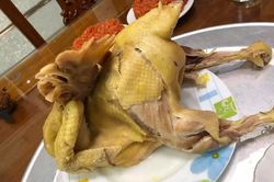 Những điều nên tránh để món gà luộc không nhạt vị, kém hấp dẫn