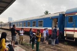 Vé tàu, xe dịp lễ 'hạ nhiệt'