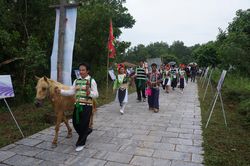 Đi chợ vùng cao tại 'Ngôi nhà chung'
