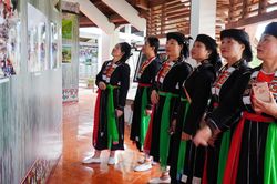 Triển lãm 'Sắc màu văn hóa Thái Nguyên'