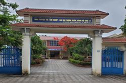 Nữ thủ quỹ bị 2 người lạ xông vào đánh tại phòng làm việc