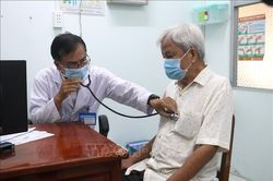 Vĩnh Long với mục tiêu bảo hiểm y tế toàn dân - Bài 1: Đồng hành chăm sóc sức khỏe người dân
