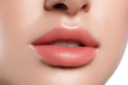 6 bí quyết giúp môi căng mọng