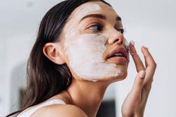 Giải nhiệt làn da bằng mặt nạ tự chế
