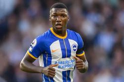 Brighton ra giá bán 'máy quét' người Ecuador cho Arsenal, MU