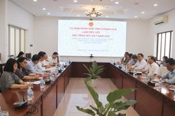 Bàn về thực hiện Chương trình 'Mạnh giàu từ biển quê hương'