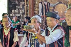 Bảo tồn, phát huy bản sắc văn hóa người Cơ Tu ở Hòa Vang