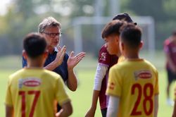 U22 Việt Nam tập buổi thứ hai tại Campuchia