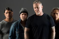 Chuyến lưu diễn thế giới của Metallica: Những 'ông già gân' lội về tuổi thơ