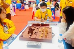 Đội tuyển cờ Ouk Chaktrang đã đi Campuchia dự SEA Games 32