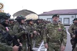 Lãnh đạo Chechnya điều lực lượng chống bạo động đến Donbass