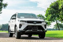 Toyota giảm giá kịch sàn xe sản xuất 2022: Cao nhất 130 triệu đồng