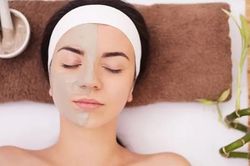 Sử dụng gỗ đàn hương theo 4 cách này sẽ giúp da bạn bừng sáng