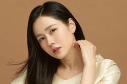 Son Ye Jin chính thức tái xuất sau khi sinh con