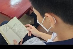 Học sinh vi phạm nội quy bị phạt... đọc sách