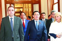 Củng cố quan hệ hữu nghị Việt Nam - Đông Uruguay
