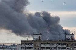 Phát hiện tiếng nổ lớn ở nhiều khu vực, Ukraine cảnh báo không kích trên toàn quốc