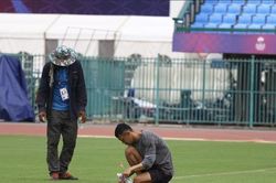 Sân Olympic đẹp mượt mà trước lượt khai mạc môn bóng đá nam SEA Games 32