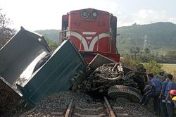 Tài xế xe tải tử vong sau va chạm với tàu hỏa ở Khánh Hòa