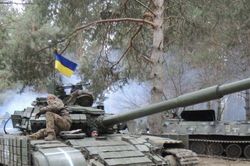 Cố vấn của Tổng thống Ukraine đưa ra tuyên bố trái ngược với tướng Mỹ