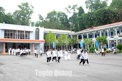 Phối hợp tổ chức kỳ thi tuyển sinh lớp 8 trong Trường THPT Chuyên Tuyên Quang và lớp 10 toàn tỉnh
