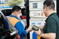 Giá xăng dầu hôm nay 28/4: Lo ngại suy thoái, dầu lao dốc không phanh