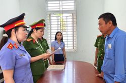 Khởi tố người chồng đánh vợ nhập viện