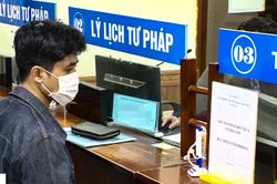 Hà Nội: Làm rõ thông tin 'cò' lí lịch bủa vây Sở Tư pháp Hà Nội'
