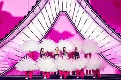 Xu hướng K-pop toàn cầu mới nhất: hiện đại kết hợp truyền thống