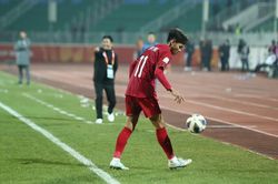 HLV Troussier loại cầu thủ Bình Dương, thủ môn U20 là phương án dự phòng