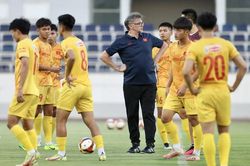 HLV U22 Việt Nam 'quay lưng' với báo chí trước SEA Games 32