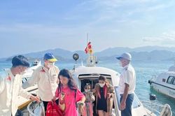 Hàng nghìn khách tham quan biển đảo Nha Trang ngày đầu nghỉ lễ
