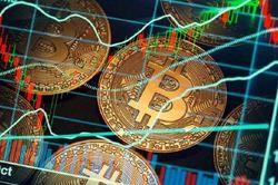 Holder Bitcoin dài hạn lần đầu tiên có lãi sau gần 1 năm