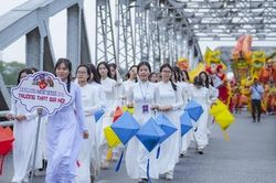 Sôi động lễ hội đường phố tại Festival Nghề truyền thống Huế