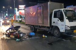 Va chạm giữa 2 xe máy và 1 xe tải, 5 người thương vong