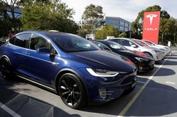 Người dân Thái Lan, Singapore hết cơ hội mua các mẫu xe điện Tesla