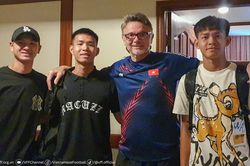 Bóng đá SEA Games ngày 30/4: HLV Troussier tiễn chân 3 học trò U22 Việt Nam về nước