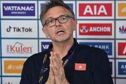 HLV Troussier: 'Tôi muốn tạo triết lý khác với thời ông Park, đưa bóng đá Việt Nam tiệm cận châu lục'