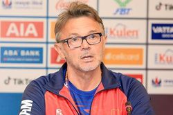HLV Troussier nói gì về chiến thắng của U22 Việt Nam?