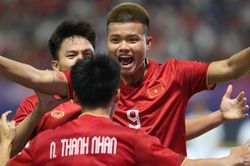 Thắng khó nhọc U22 Lào, ông Troussier vẫn tự tin sẽ vào bán kết