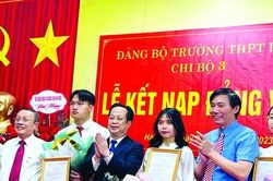 Phát triển đảng viên mới trong học sinh