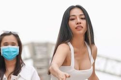 Đến phố đi bộ ở TPHCM chơi kéo mo cau, nhảy lò cò