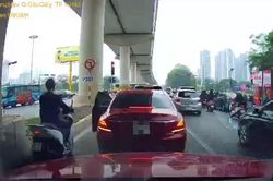 Nóng trên đường: Những pha xử lý 'chẳng giống ai' gây phẫn nộ của cánh tài xế