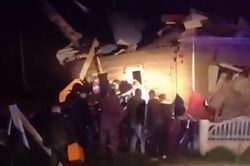 Nga tố Ukraine pháo kích biên giới, phương Tây tính huấn luyện phi công cho Kiev