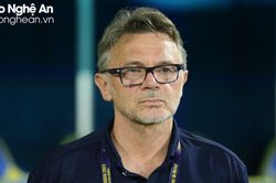 HLV Troussier: 'Thắng U22 Lào là tốt rồi, hòa hoặc thua mới là tồi tệ'