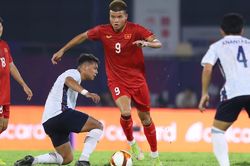HLV Nguyễn Tuấn Phong: 'Đừng hy vọng nhiều vào U22 Việt Nam ở SEA Games 32'