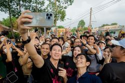 'Lật mặt' 6 vượt doanh thu những ngày đầu công chiếu 'Nhà bà Nữ', fan kì vọng Lý Hải phá kỉ lục của Trấn Thành