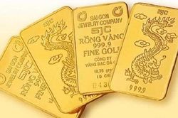 Giá vàng ngày nghỉ lễ chờ tín hiệu tăng mạnh